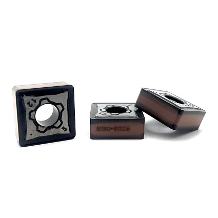 картинка Пластина токарная SNMG 150612-M3M IC6025 от магазина Гурумарт