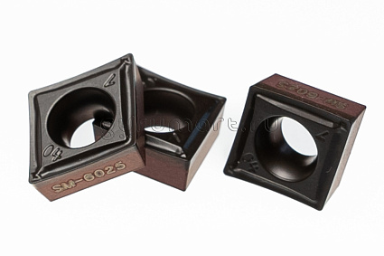 картинка Твердосплавная пластина CCMT 09T304-SM IC6025 от магазина Гурумарт